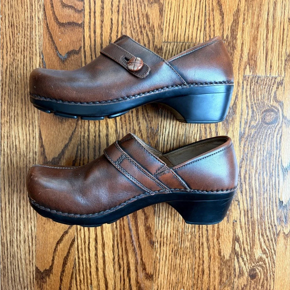 Dansko Solstice Brown Leather Split Toe Strap Clog Shoes - 39 (8.5-9) - Picture 4 of 7